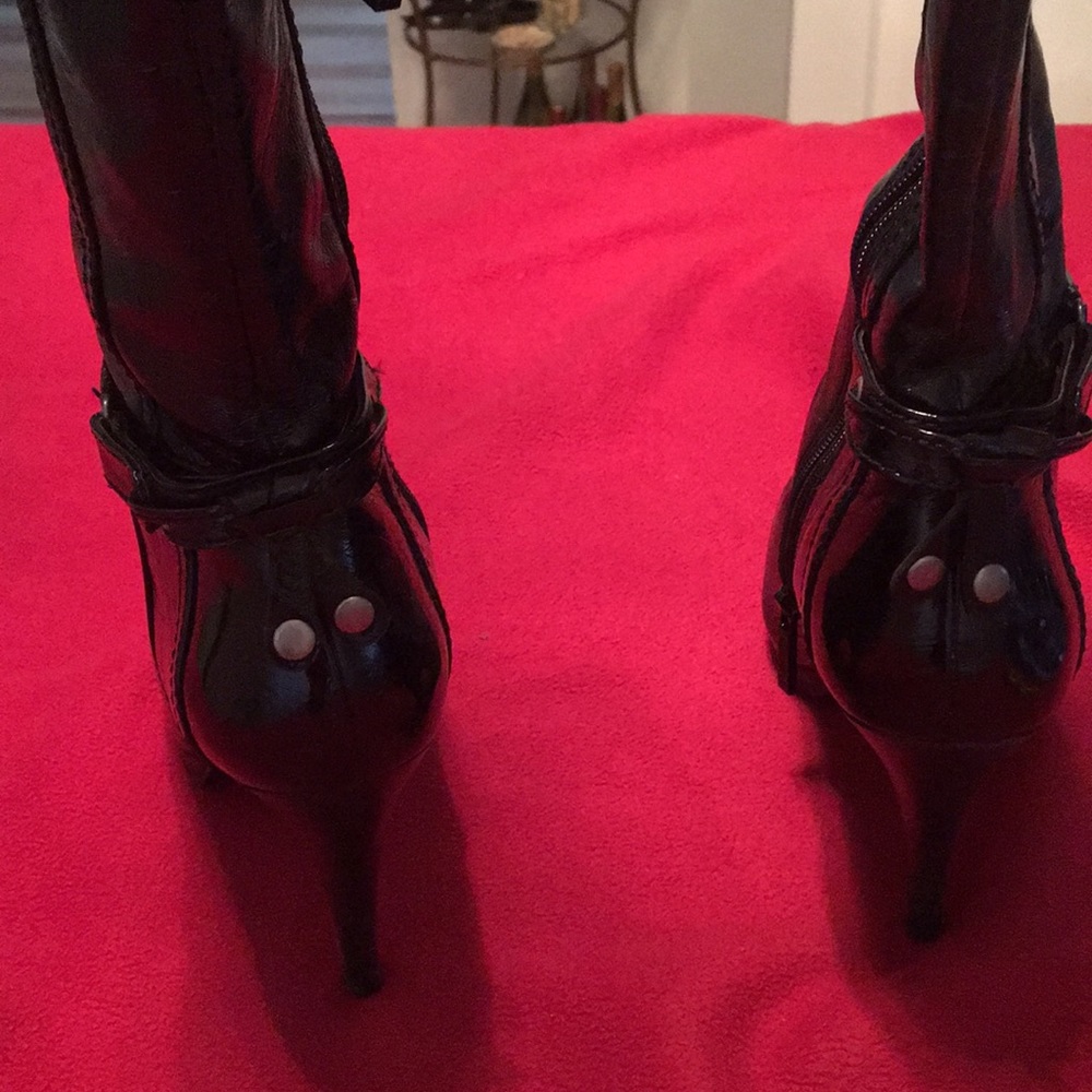 Boots - Picture 3 of 4